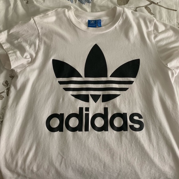 adidas Tops - Oversized shirt adidas Tops - Oversized shirt